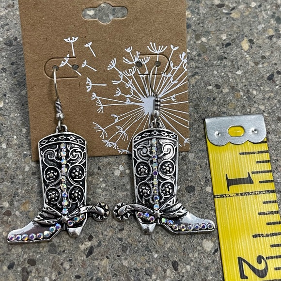NWT Western Cowboy Boot Earrings Womens Silver Crystal Wire 1 1/4 x 1 1/8 in - Picture 14 of 14